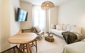 Seaclub Suites Complex Listings